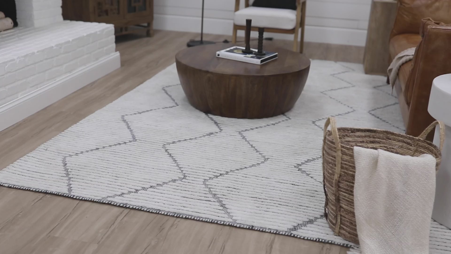Sirocco Beni Black/White by Drew & Jonathan – Karastan Rugs